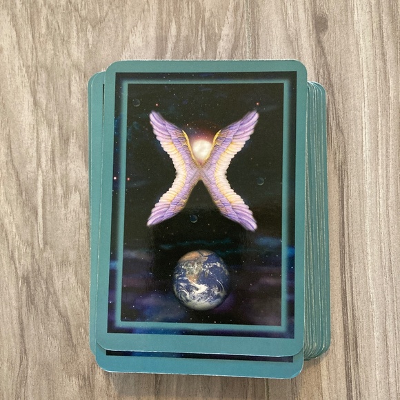 Messages from Your Angels Oracle Card Deck by Doreen Virtue - Picture 3 of 10